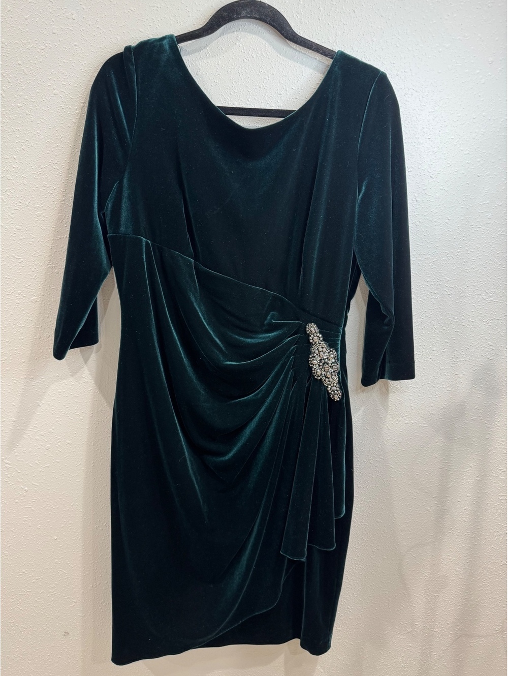 Alex Evenings Emerald Green Velvet Ruched Jeweled Cocktail Dress Women’s Size 14